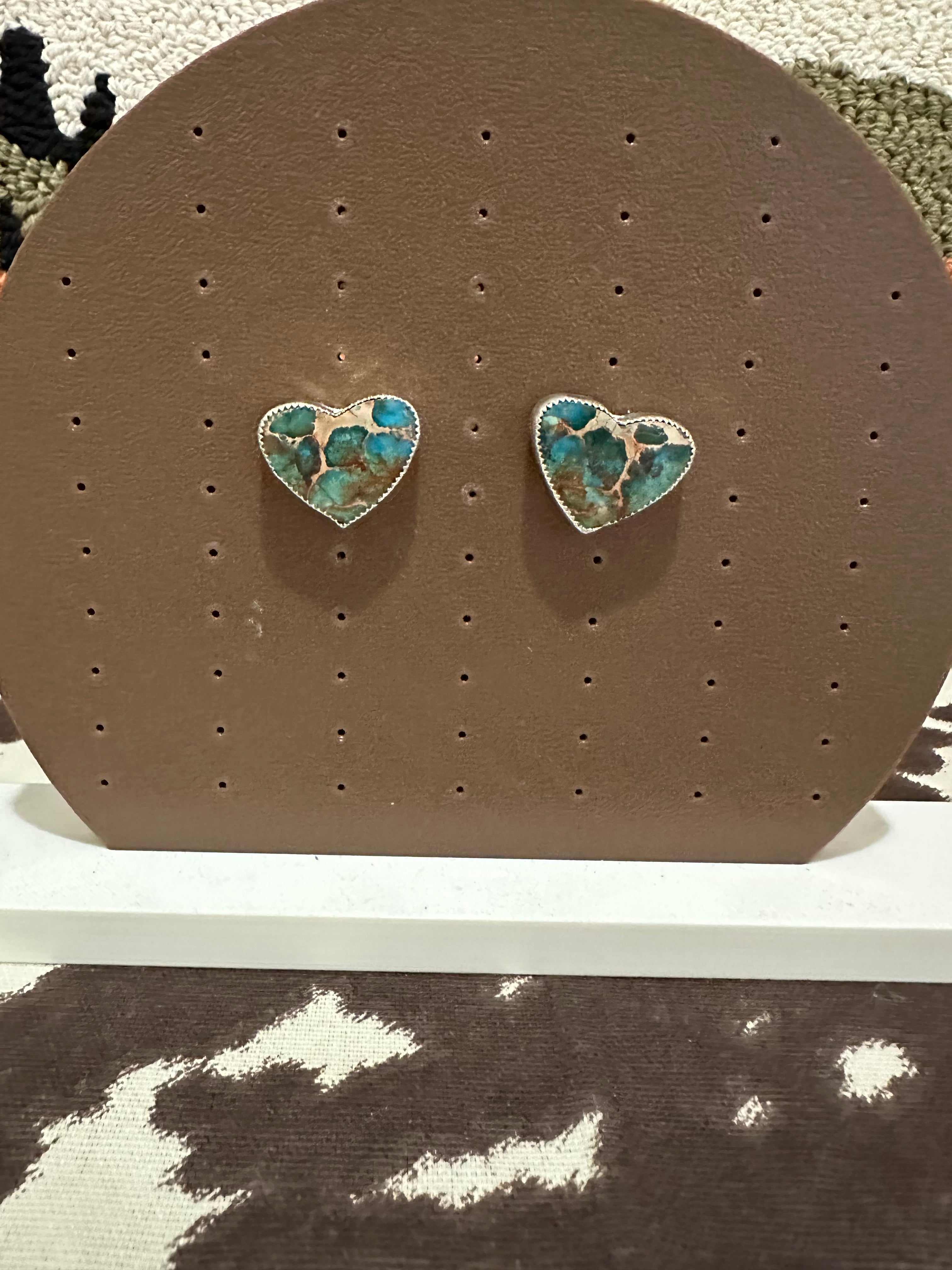 Sea sediment heart studs