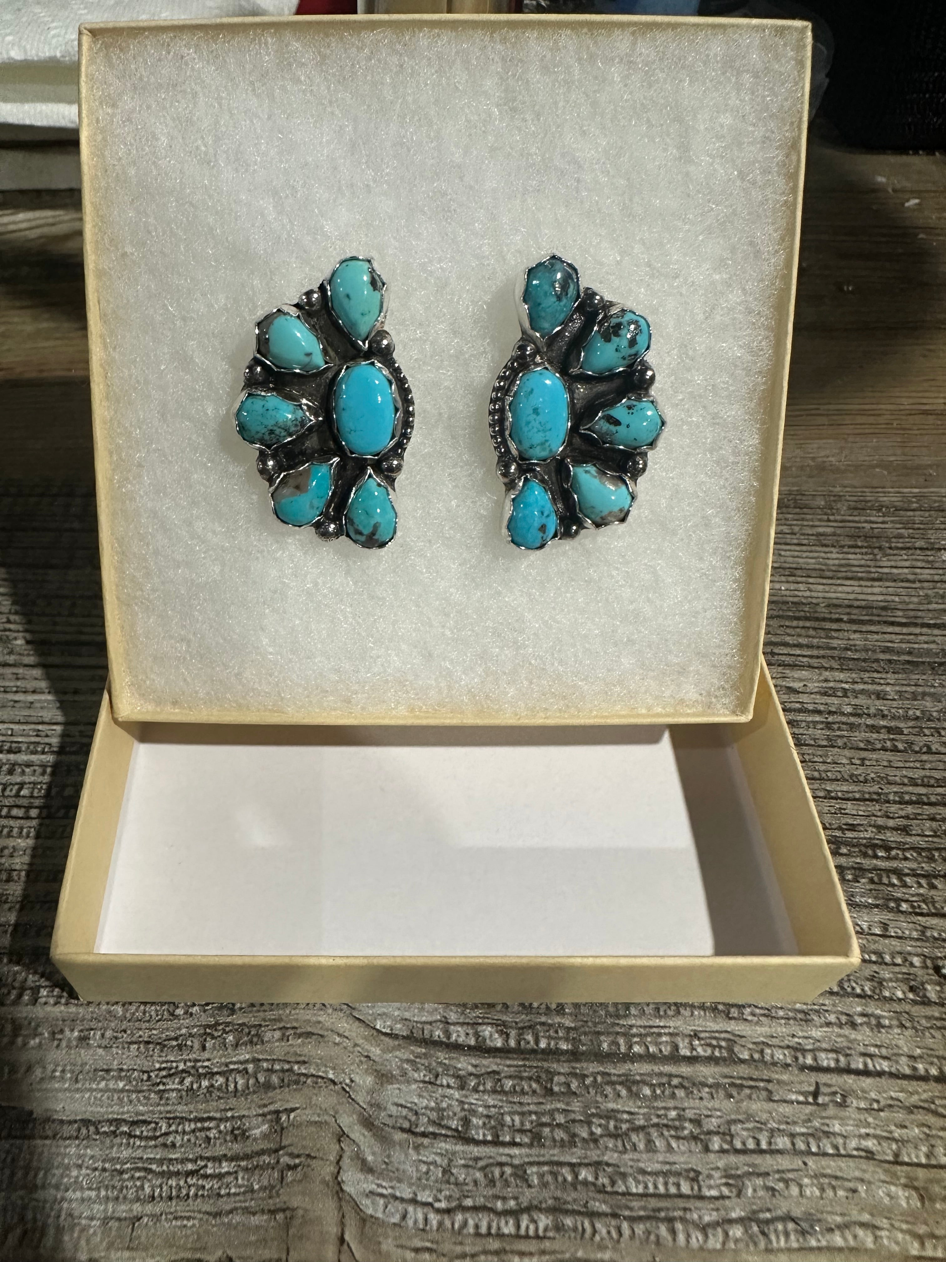 Custom half cluster studs