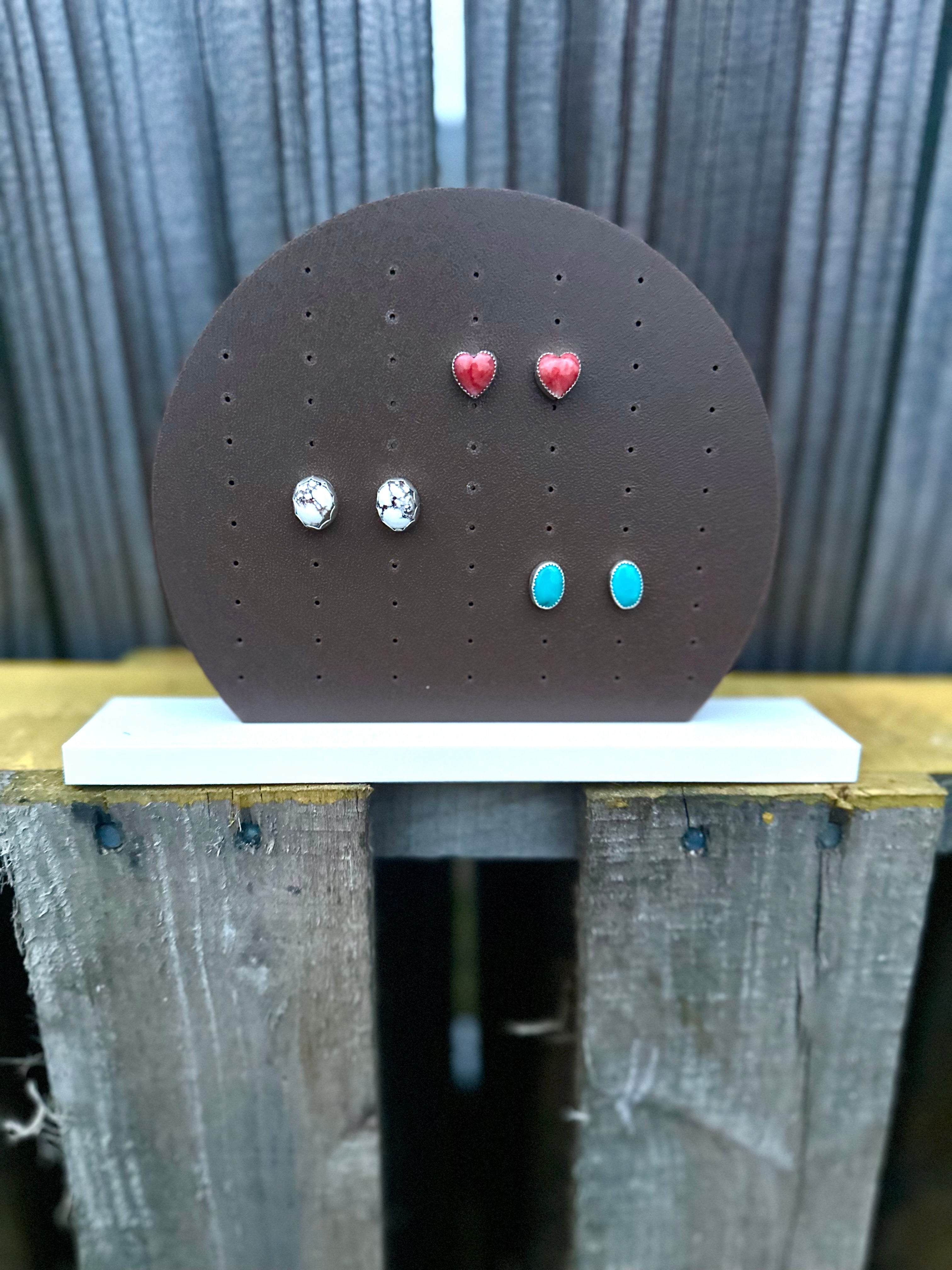 Stud earring holder